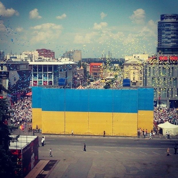 Очікується, що президент візьме участь в церемонії урочистого підняття Державного прапора України, яка відбудеться в Дніпрі біля найвищого в країні флагштока з державним прапором