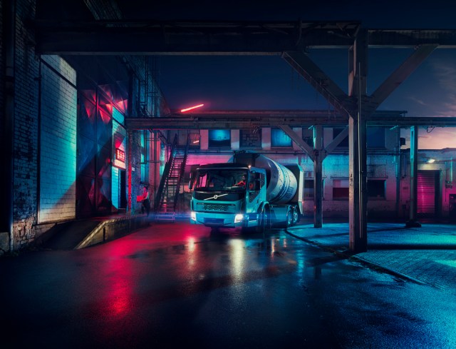 Перший Volvo FE Electric, сміттєвоз, розроблений у співпраці з найбільшим європейським кузовним виробником Faun, вийде в продаж на початку 2019 р в другому за величиною місті Німеччини - Гамбурзі